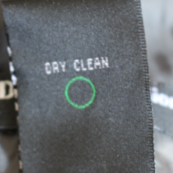 Dalia Collection Modern fit, aztec mini skirt - Picture 7 of 8